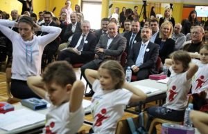 Osnovci primenjuju program vezbi