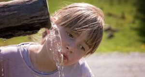 Da li vaše dete pije dovoljno vode? Evo zašto je voda važna