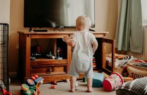 beba-nered-televizor