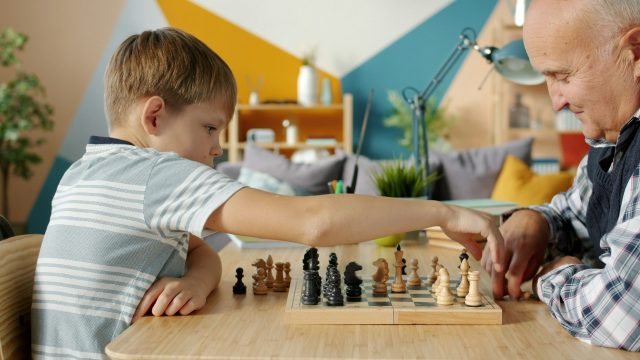 decak-sahovska-tabla decak-sahovska-tabla