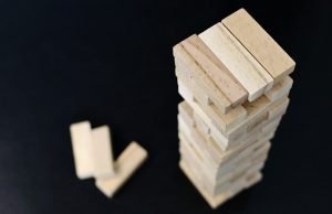 visoka-kula-drveni-blokovi