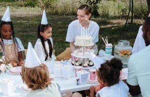 zena-torta-deca-piknik