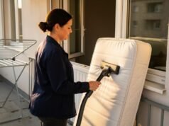 Kada je vreme da temeljno očistite dečiji krevet? zena-dusek-balkon